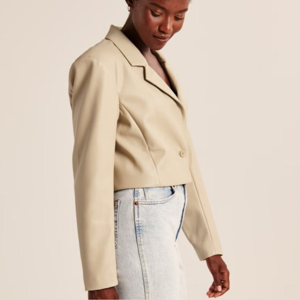 ABERCROMBIE‎ & FITCH Women's Light Tan Vegan Leather Cropped Blazer Jacket Small